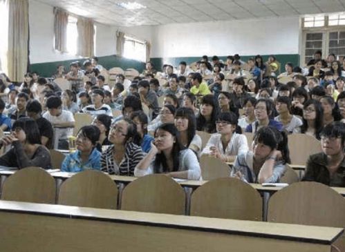 專科生迎不好消息 重點(diǎn)院校本科學(xué)歷門檻提升，成人非學(xué)歷教育成關(guān)注點(diǎn)